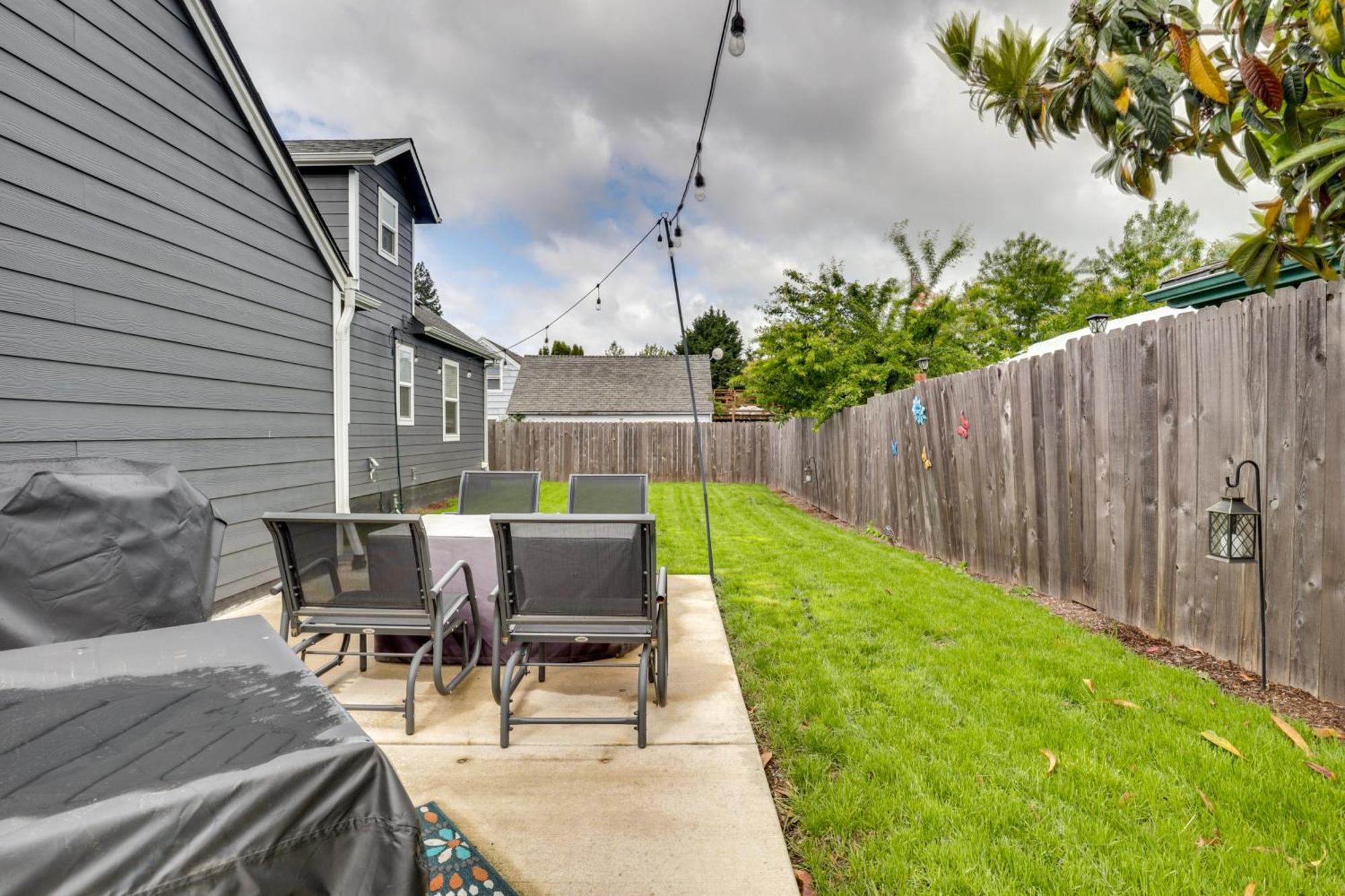 Charming Mcminnville Home - Walk To Wineries! Exterior photo